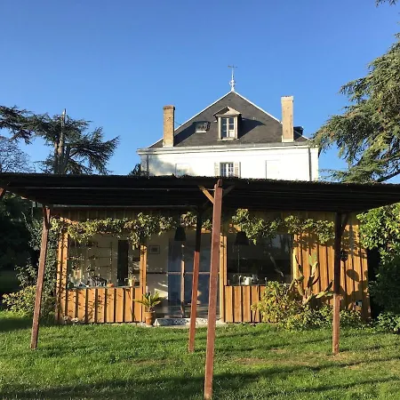 Dans Un Parc Au Coeur Du Vignoble Bordelais *
